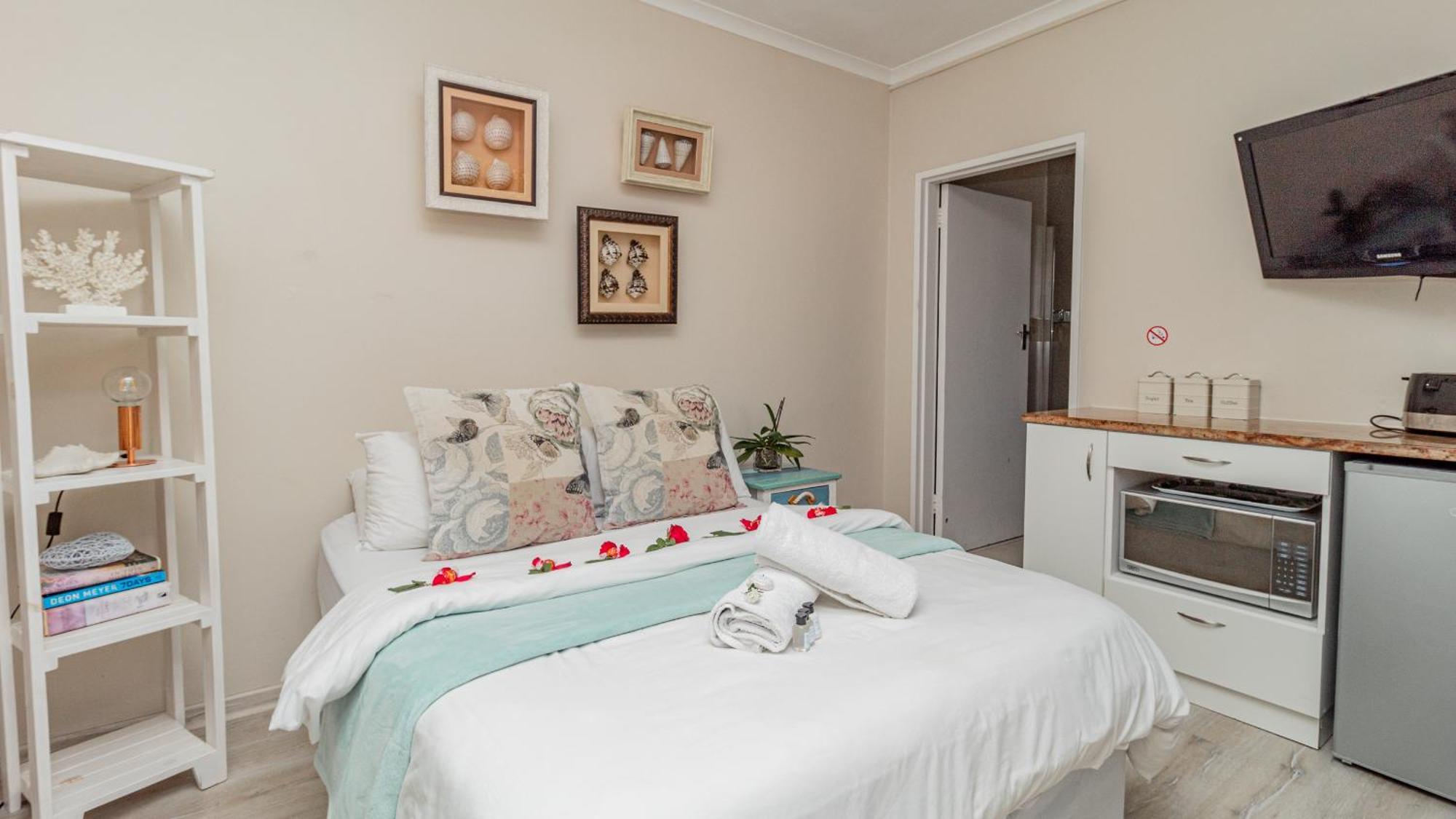 Sea Breeze Hotel Bloubergstrand Room photo